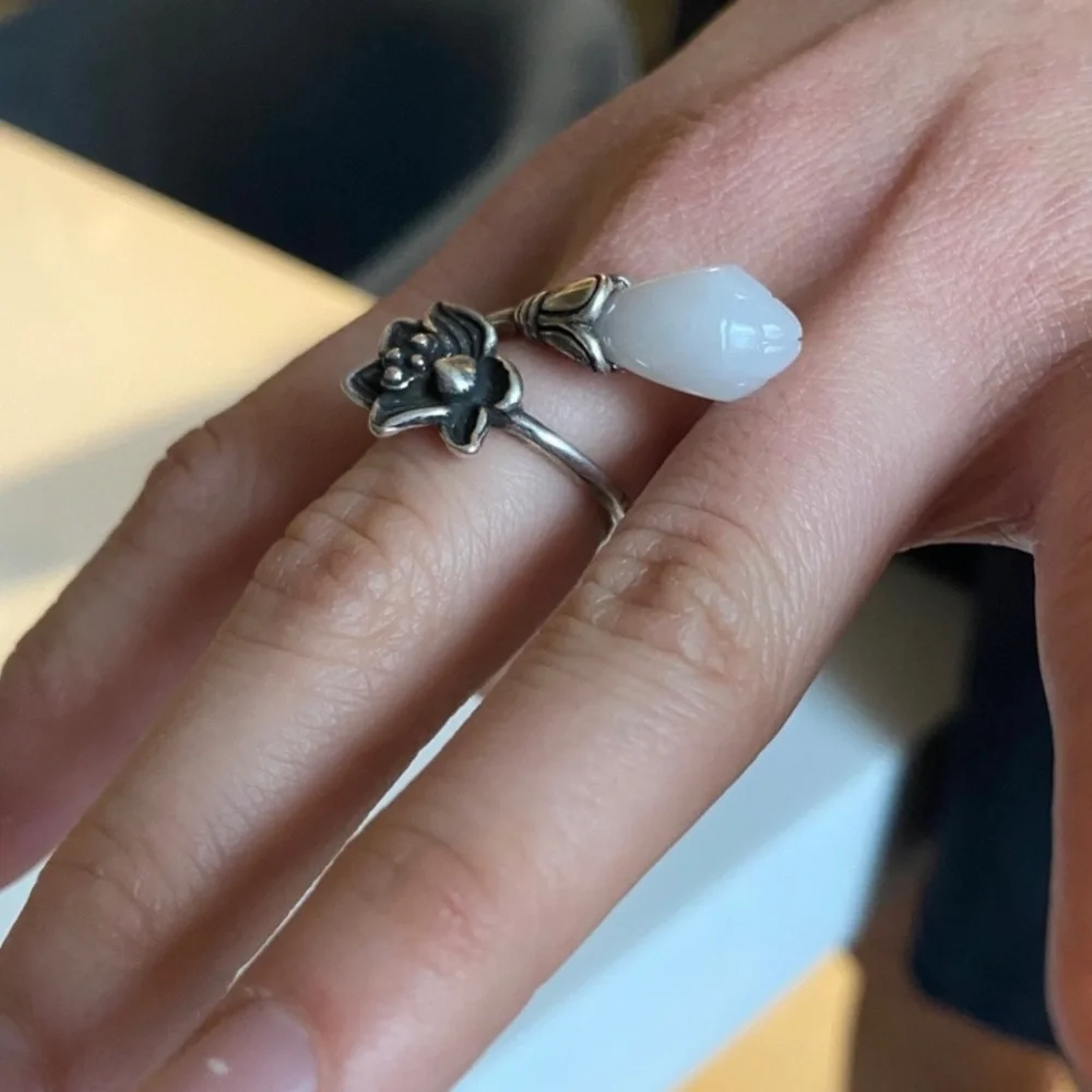 925 SILVER LOTUS FLOWER W WHITE JADE
LOTUS BLOOM RING - Picture 6 of 7